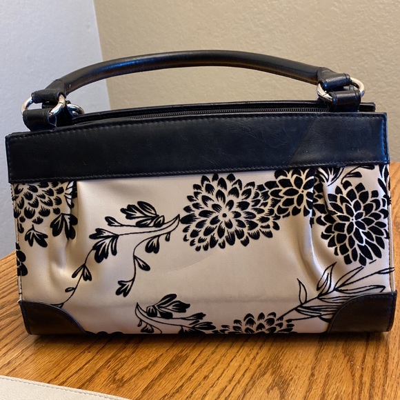 Miche handbag with 4 shells! - Picture 2 of 9